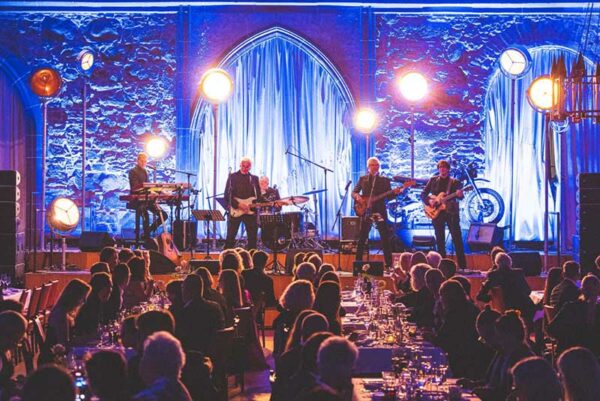 Konzert im Schloss Heidelberg, Highlight-Event, Band auf Bühne