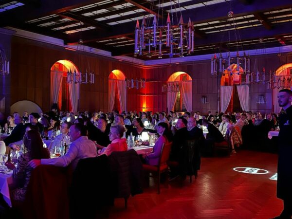 The Music of Queen mit Valentin L. Findling | Musik-Dinner-Show - Image 9